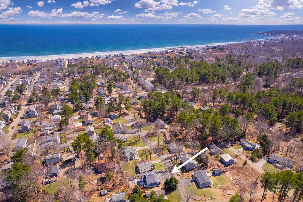 Photo of 25 Skylark Lane, York, ME 03909 (MLS # 1658034)