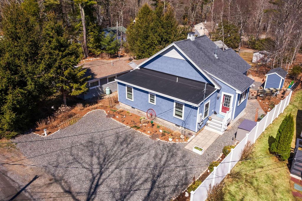 Photo of 25 Skylark Lane, York, ME 03909 (MLS # 1658034)