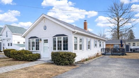 Photo of 6-8 Avenue Three Ave #6-8, Scarborough, ME 04074 (MLS # 1655356)