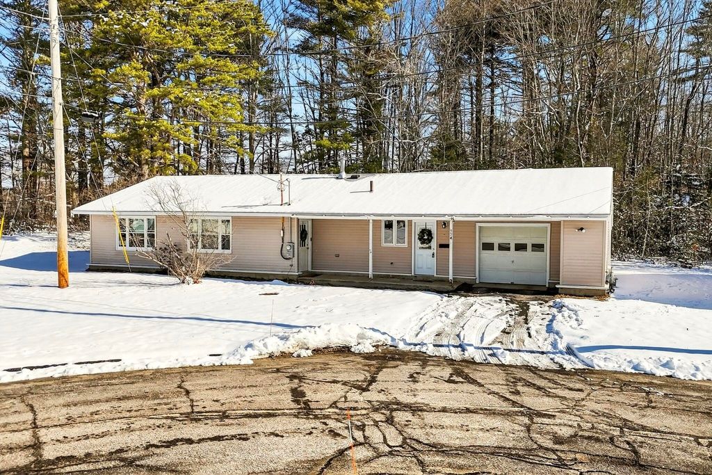 Photo of 224 Congress Circle, Topsham, ME 04086 (MLS # 1655192)