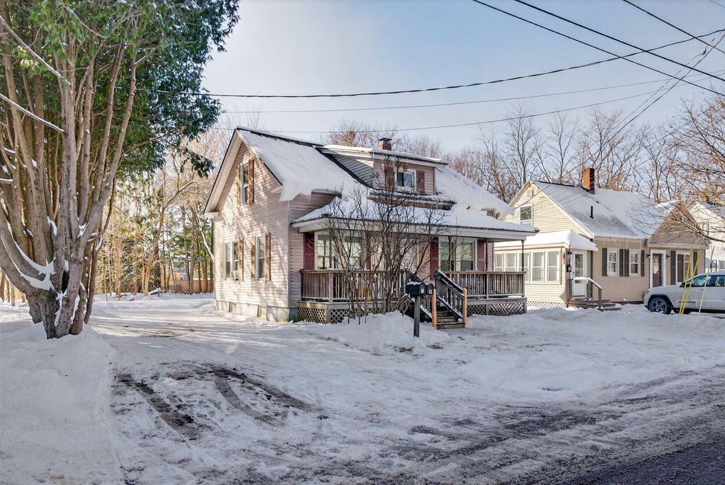 Photo of 36 Edgemont Avenue, Waterville, ME 04901 (MLS # 1646595)