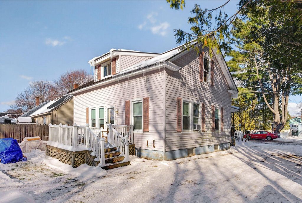 Photo of 36 Edgemont Avenue, Waterville, ME 04901 (MLS # 1646595)