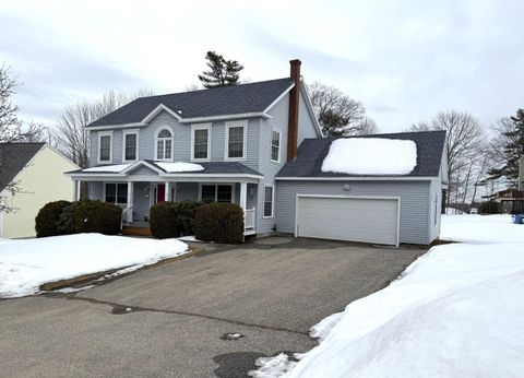 Photo of 13 Oakwood Drive, South Portland, ME 04106 (MLS # 1652575)
