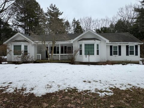Photo of 7 Enchanted Lane, Westbrook, ME 04092 (MLS # 1655020)
