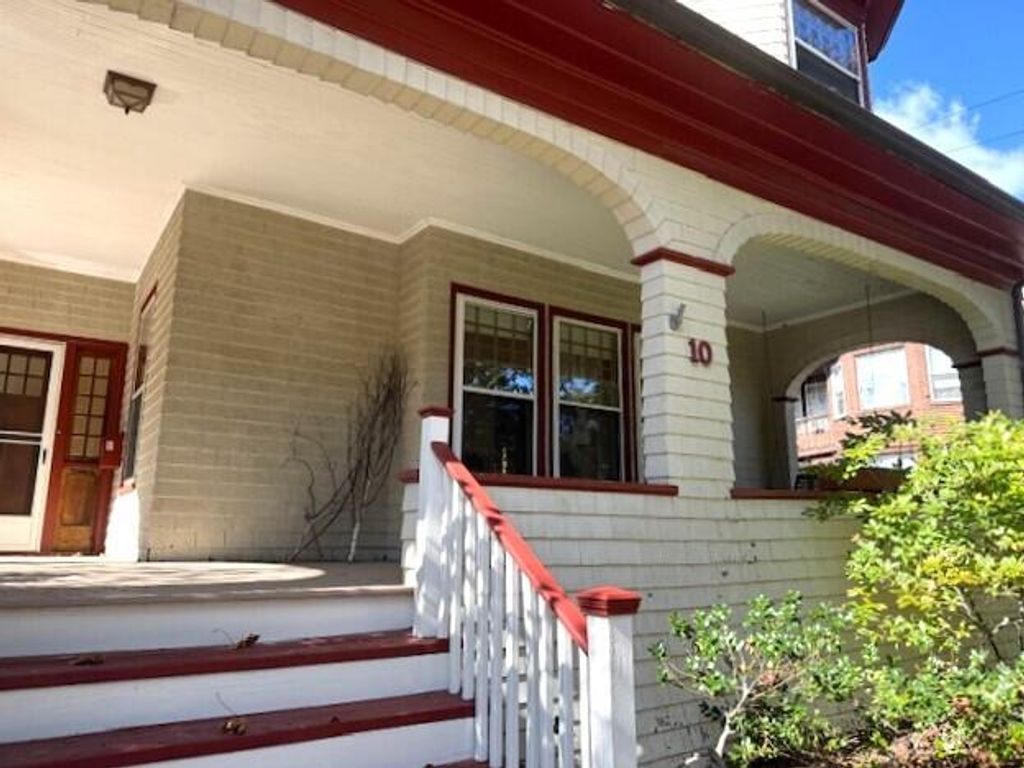 Photo of 10 West Street, Waterville, ME 04901 (MLS # 1640361)