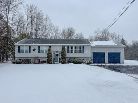 Photo of 2094 Glenwood Avenue, Hermon, ME 04401 (MLS # 1652977)
