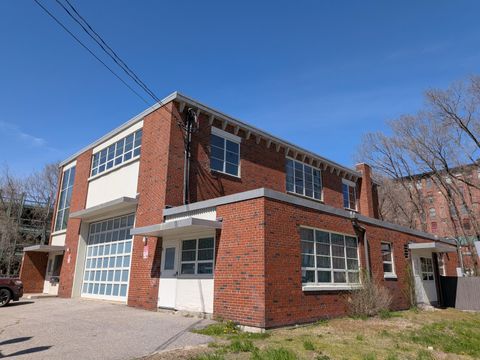 Photo of 188 Lincoln Street, Lewiston, ME 04240 (MLS # 1662061)
