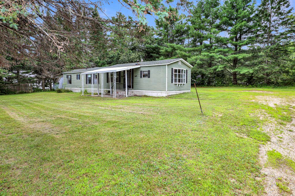 Photo of 3 Horne Avenue, Rumford, ME 04276 (MLS # 1598764)