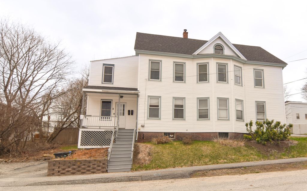 Photo of 86 Fourth Street, Auburn, ME 04210 (MLS # 1658934)