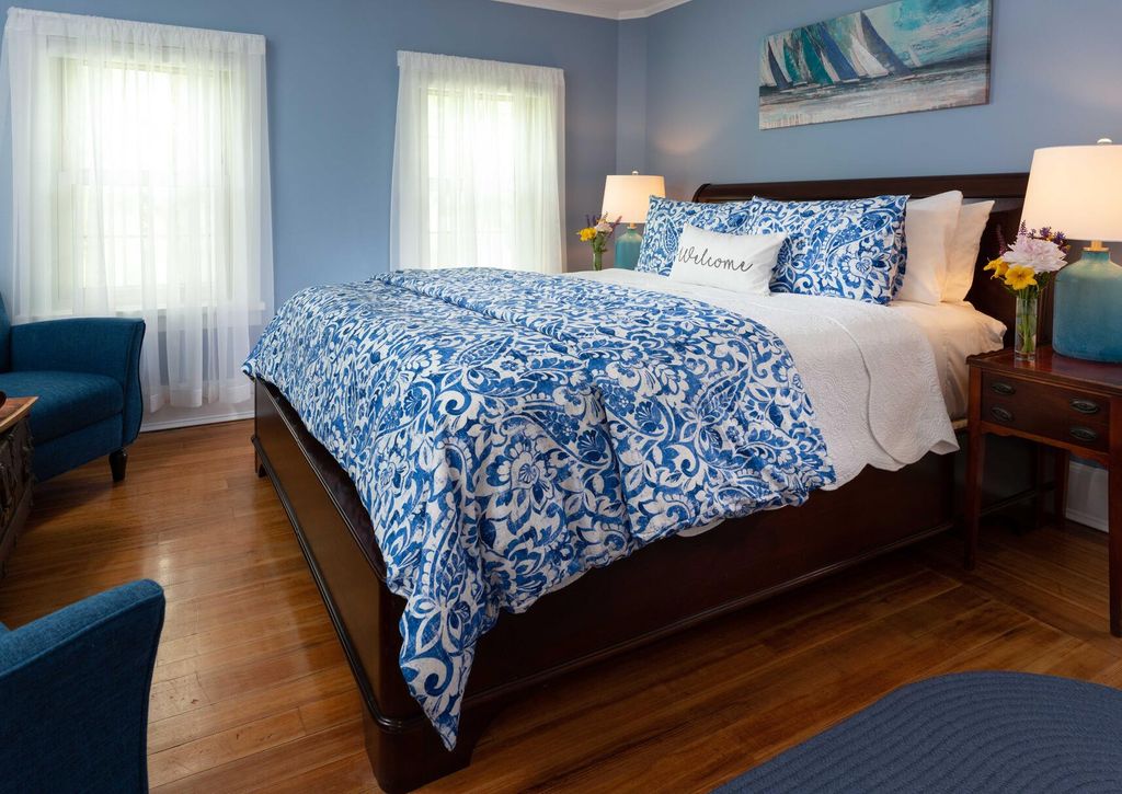 Photo of 15 Locke Street, Kennebunkport, ME 04046 (MLS # 1658862)