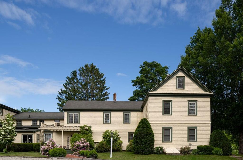 Photo of 15 Locke Street, Kennebunkport, ME 04046 (MLS # 1658862)