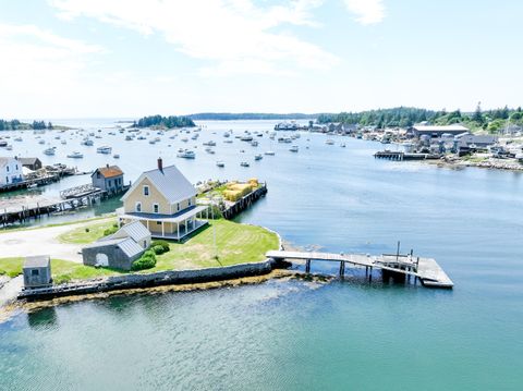 Photo of 27 Clamshell Alley, Vinalhaven, ME 04863 (MLS # 1581804)