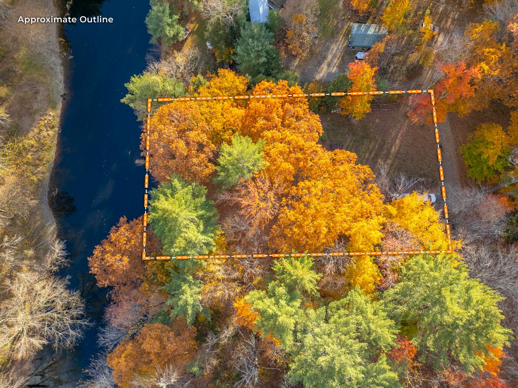 Photo of 27 Brilliant Way, Naples, ME 04055 (MLS # 1656136)