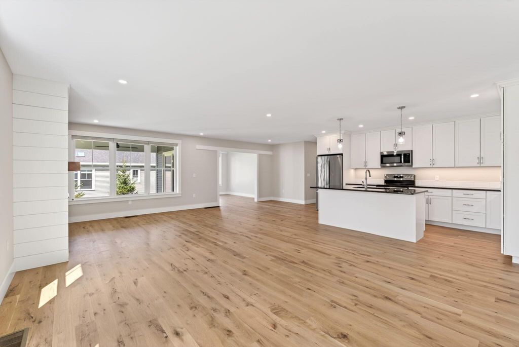 Photo of 5 Honeysuckle Lane #1, Falmouth, ME 04105 (MLS # 1661835)
