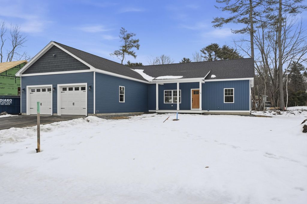 Photo of 19 Forest Glen Lane, Topsham, ME 04086 (MLS # 1649488)