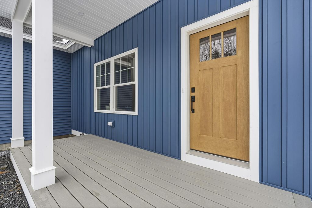 Photo of 19 Forest Glen Lane, Topsham, ME 04086 (MLS # 1649488)