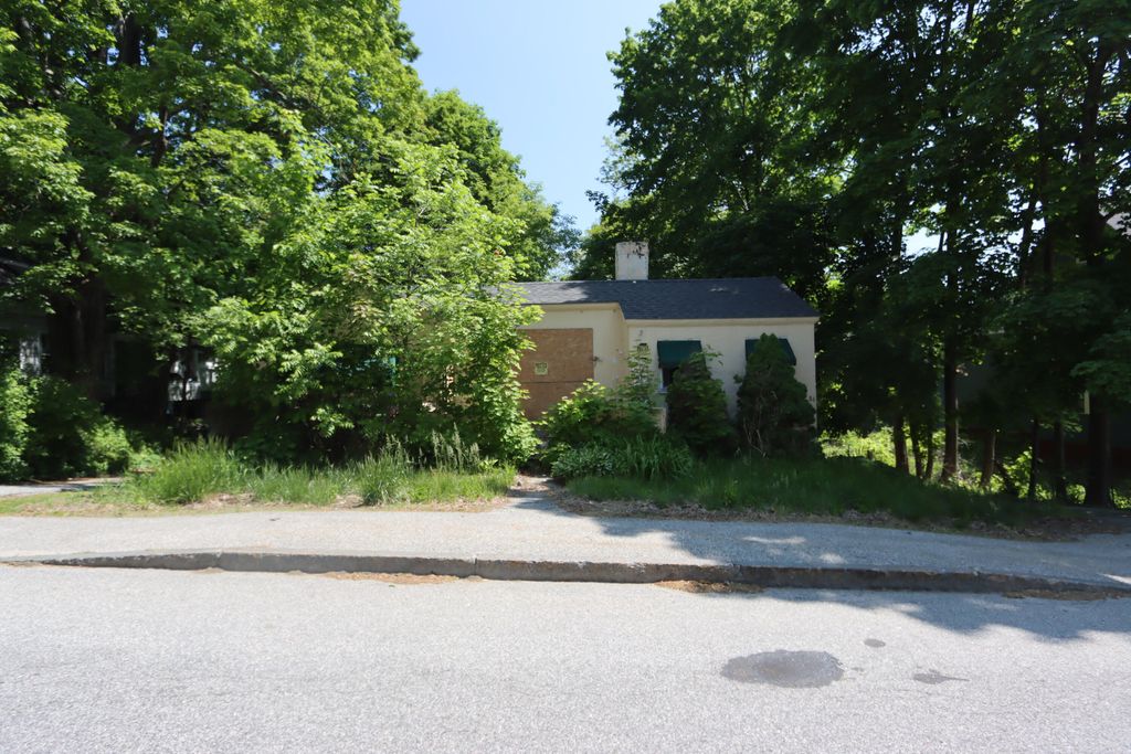 Photo of 86 Western Avenue, Auburn, ME 04210 (MLS # 1650490)