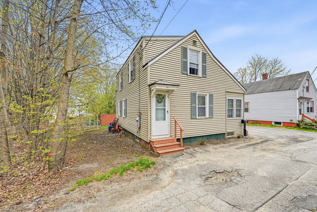 Photo of 2 Grove Court, Waterville, ME 04901 (MLS # 1661226)