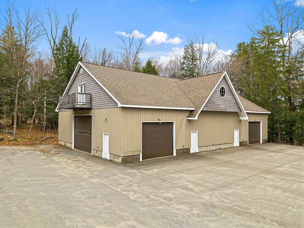 Photo of 17 Aviator Place, Oakland, ME 04963 (MLS # 1659654)