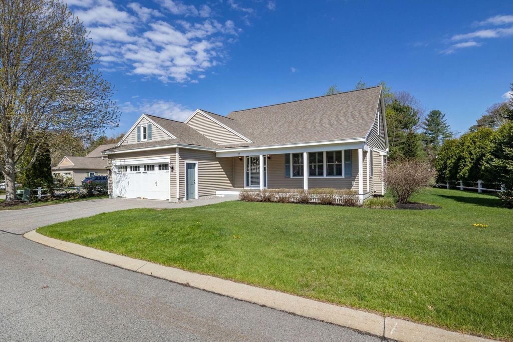 Photo of 10 Lexington Drive #9, Kennebunk, ME 04043 (MLS # 1661404)