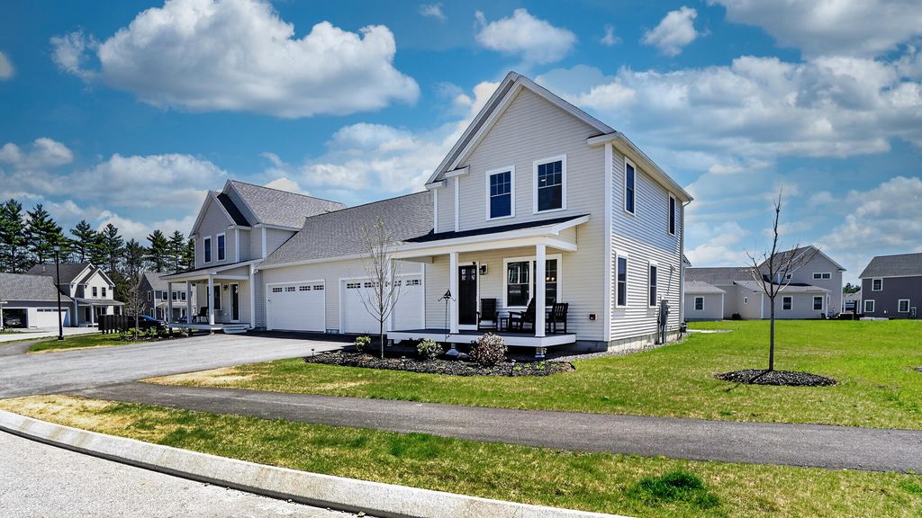 Photo of 146 Falcon Crest Drive #44, Gorham, ME 04038 (MLS # 1659890)