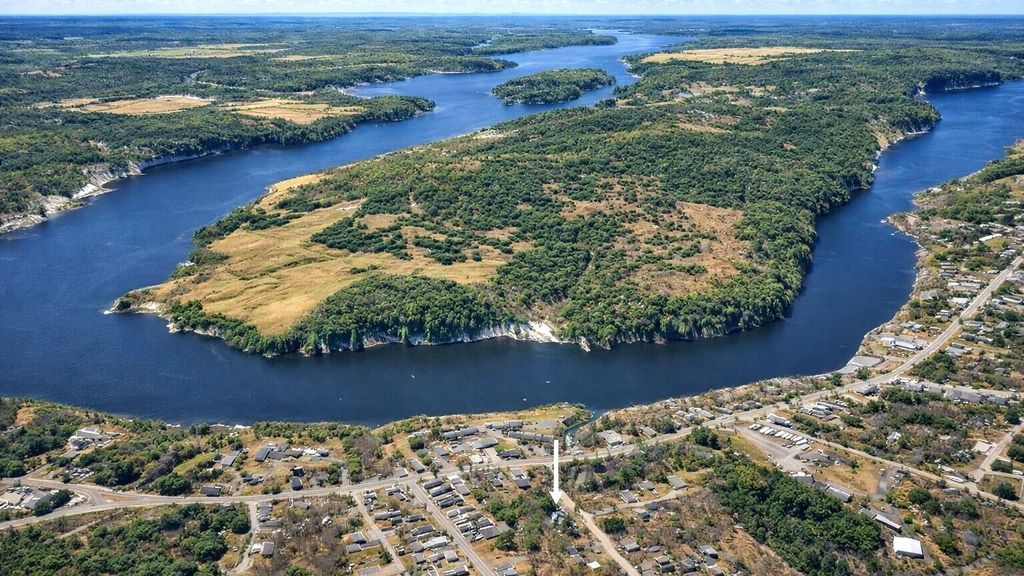 Photo of 3 Bridge Street, Richmond, ME 04357 (MLS # 1657094)