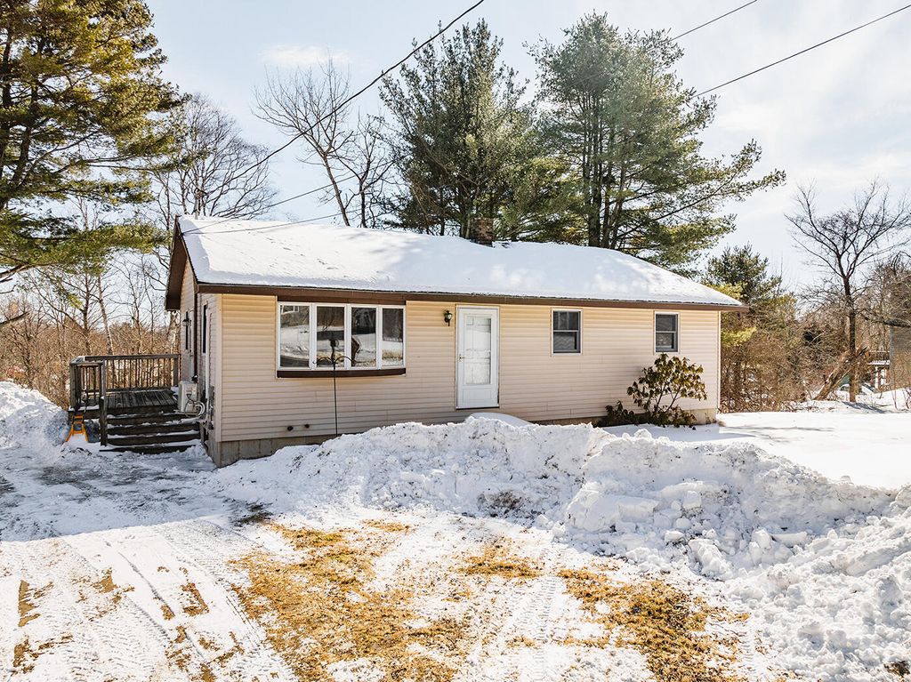 Photo of 117 Beechwood Street, Thomaston, ME 04861 (MLS # 1653291)