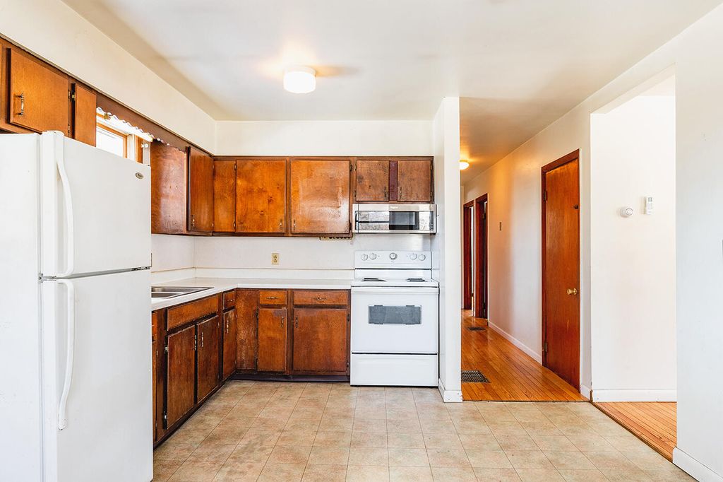 Photo of 117 Beechwood Street, Thomaston, ME 04861 (MLS # 1653291)