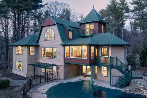 Photo of 8 Spruce Point Road, Kittery, ME 03904 (MLS # 1617404)