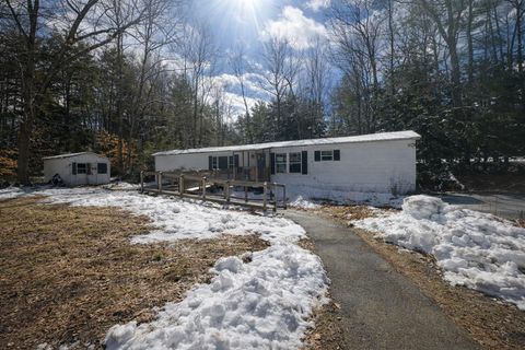 Photo of 10 Carroll Avenue, Standish, ME 04084 (MLS # 1655354)