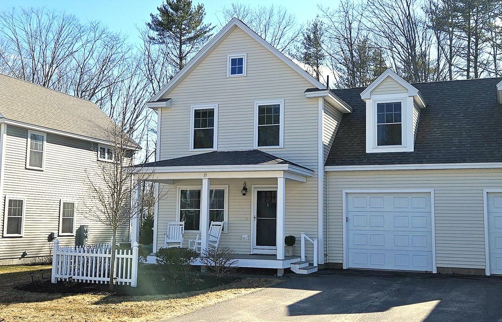 Photo of 15 Webhannet Place #10, Kennebunk, ME 04043 (MLS # 1655423)