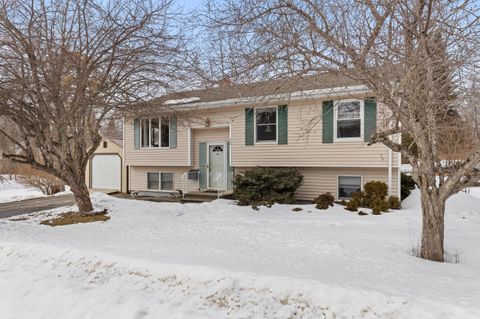 Photo of 72 Louise Street, Auburn, ME 04210 (MLS # 1653610)