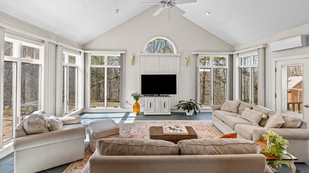 Photo of 39 Woodland Drive, Bangor, ME 04401 (MLS # 1656674)