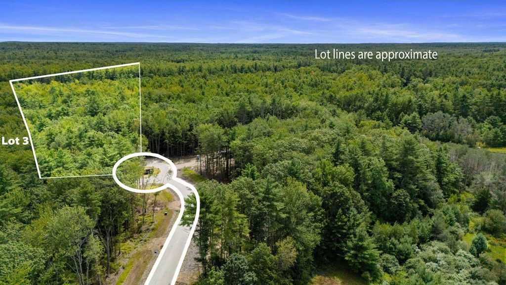 Photo of 6 Dogwood Circle, Kennebunk, ME 04043 (MLS # 1654981)