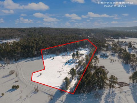 Photo of 7 Shaw Road, Falmouth, ME 04105 (MLS # 1649115)