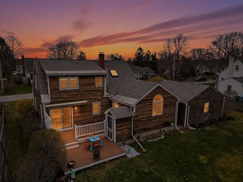 Photo of 3 Chester Avenue, Falmouth, ME 04105 (MLS # 1659480)