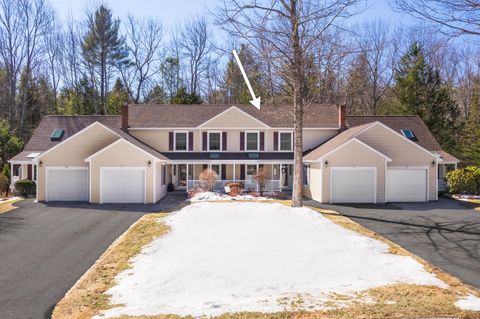 Photo of 29 Hampton Glen Drive #10, Kennebunk, ME 04043 (MLS # 1654844)