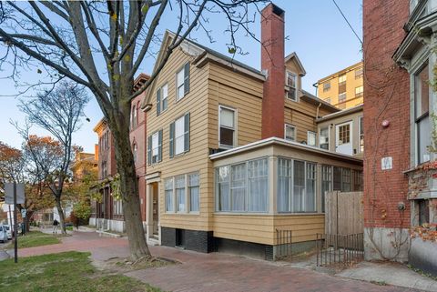 Photo of 207 State Street, Portland, ME 04101 (MLS # 1643006)