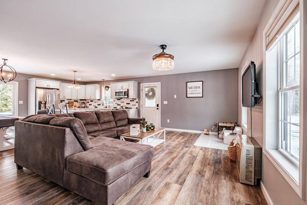 Photo of 13 Silver Way, Oxford, ME 04270 (MLS # 1647432)