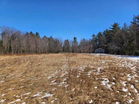 10 Gales Road Abbot ME 04406