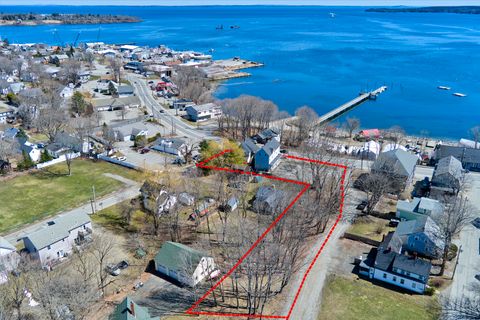 Photo of 684 Main Street, Rockland, ME 04841 (MLS # 1624749) Photo of 684 Main Street, Rockland, ME 04841 (MLS # 1624749)