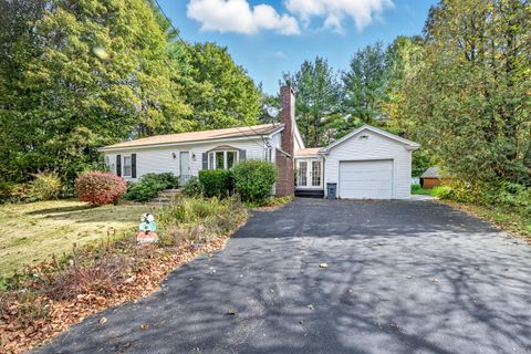 Photo of 507 Turner Street, Auburn, ME 04210 (MLS # 1641276)