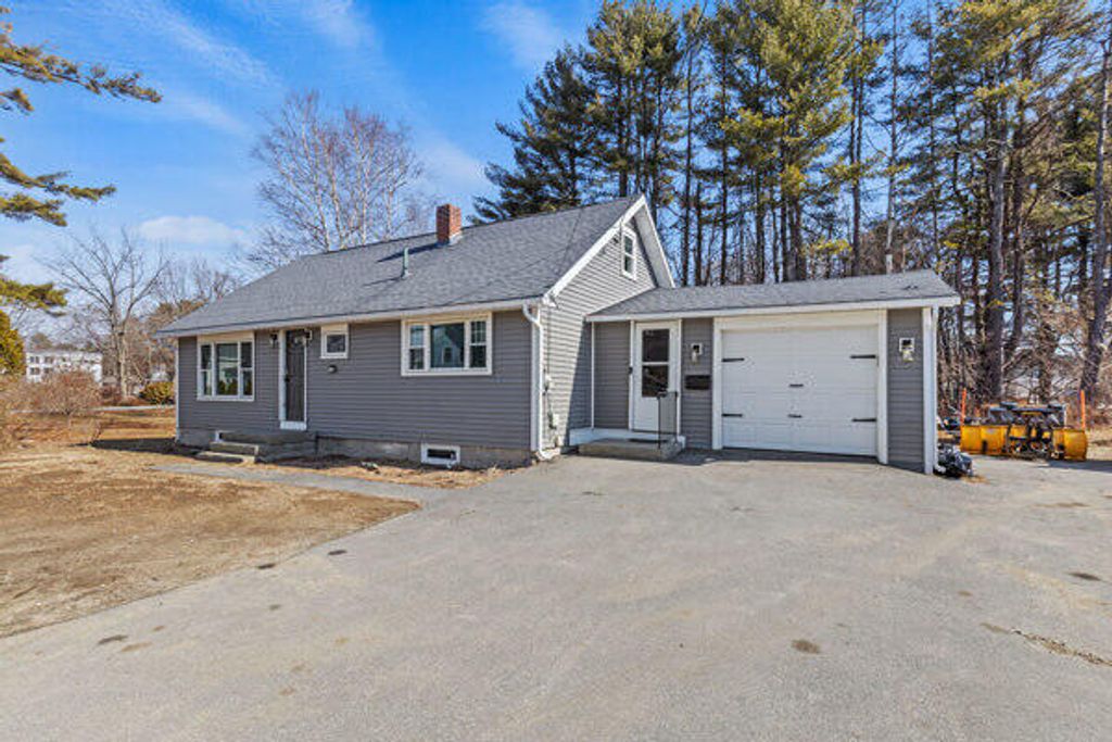 Photo of 32 Grove Street, Lewiston, ME 04240 (MLS # 1655189)