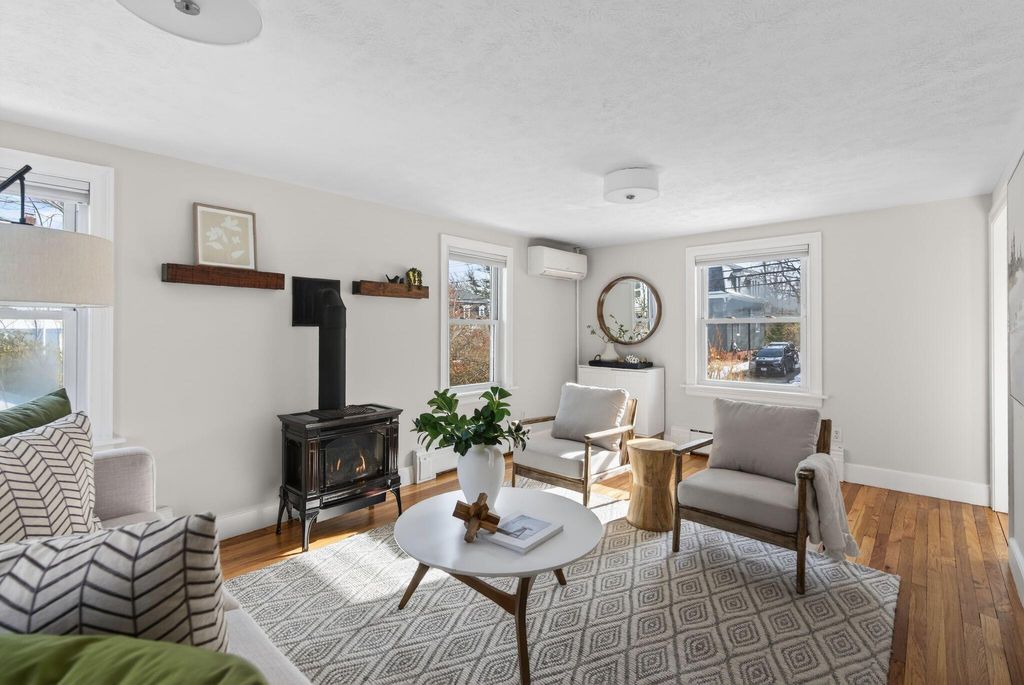 Photo of 97 Walton Street, Portland, ME 04103 (MLS # 1652227)