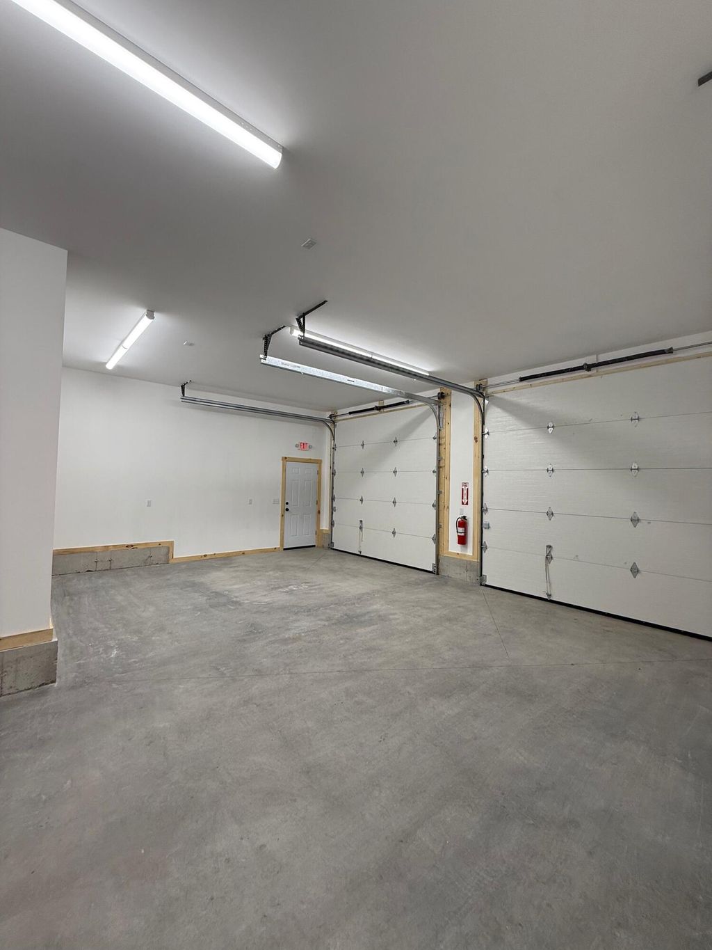 Photo of 9 Hutchins Street, Auburn, ME 04210 (MLS # 1639628)