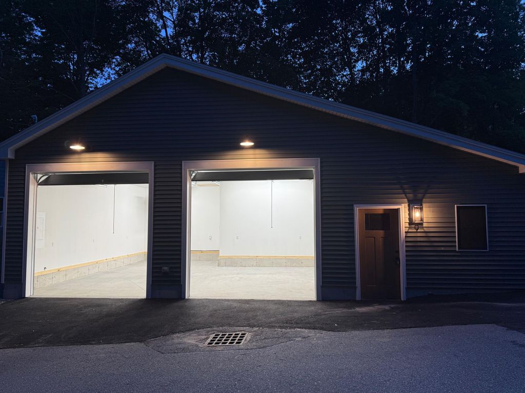 Photo of 9 Hutchins Street, Auburn, ME 04210 (MLS # 1639628)
