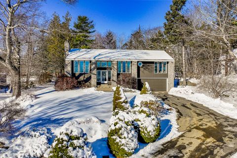 Photo of 25 Acadia Drive, Rockland, ME 04841 (MLS # 1647411)