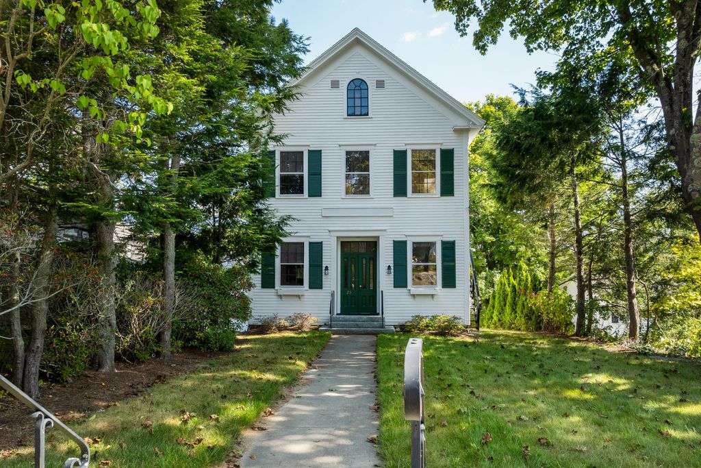 Photo of 25 Oak Street, Boothbay Harbor, ME 04538 (MLS # 1645874)