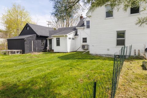 Photo of 22 Booker Street, Thomaston, ME 04861 (MLS # 1662519)