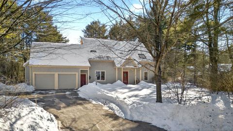 Photo of 200 Sisquisic Trail, Yarmouth, ME 04096 (MLS # 1651415)